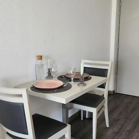 Apartment Cosy Lumiere Metro Lyon 8 *