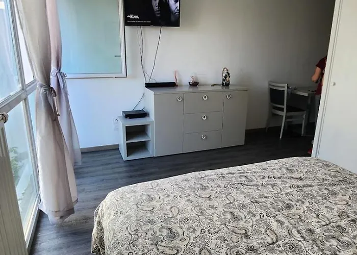 Apartment Cosy Lumiere Metro Lyon 8 *